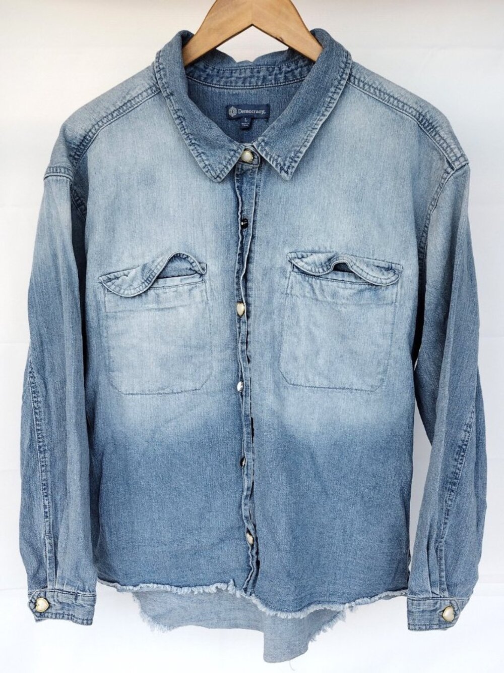 Democracy Denim Shirt Long Sleeved 100% Cotton Pearl Heart Buttons Size Large